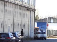 A 22 anni operaio muore incastrato in un macchinario