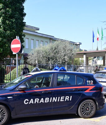 La prof accoltellata, chiusi canale e profilo Telegram del 13enne