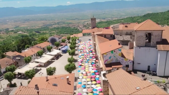 Nel borgo dei murales ‘aiuto compiti’ gratis per bambini e ragazzi