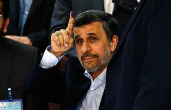 Teheran conferma la morte di Khamenei. I media: ‘L’ex presidente Ahmadinejad ucciso nel primo attacco’