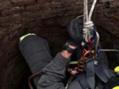 Donna cade in un pozzo in un parco a Roma, vigili del fuoco al lavoro