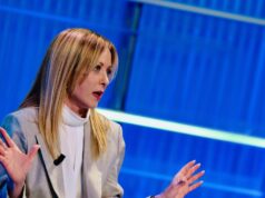 Il centrodestra chiude la campagna referendaria nel nome di Bossi