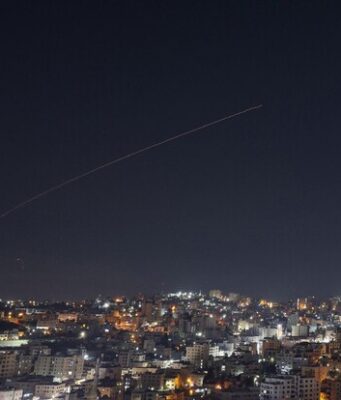 Diluvio di bombe sull’Iran, il figlio di Khamenei eletto guida suprema