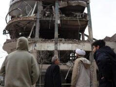 Gli Usa più vicini a inviare truppe di terra, Teheran minaccia: ‘Diventeranno cibo per gli squali’ – Liveblog