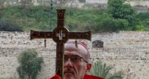 Pizzaballa al Santo sepolcro per Pasqua, messe in streaming