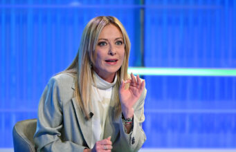 Meloni parla con Mattarella e prende il Turismo a interim