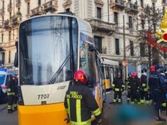 Tram deragliato, ‘il conducente era al telefono fino a 12 secondi prima’
