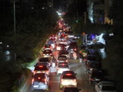 Trump: ‘Stiamo massacrando l’Iran, presto una grande ondata’. E non esclude l’invio di soldati