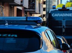 Auto in fuga dalle forze dell’ordine provoca incidente a Roma, 2 morti