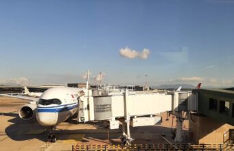 Il Financial Times: ‘Gli aeroporti europei a rischio carburante entro tre settimane’