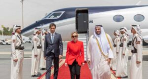 Meloni a Doha, incontro con l’emiro del Qatar
