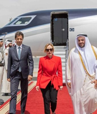 Meloni a Doha, incontro con l’emiro del Qatar