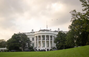 ‘Trump ricoverato’, la Casa Bianca costretta a smentire