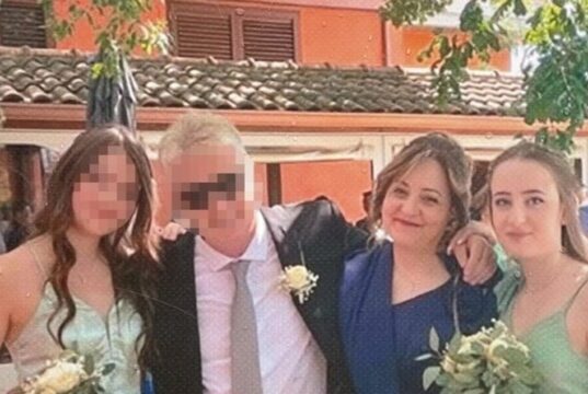 Madre e figlia morte avvelenate, l’avvocato del padre rinuncia all’incarico