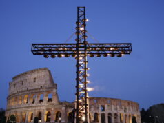 La Via Crucis del Papa: ‘Basta conflitti, ne risponderete a Dio’