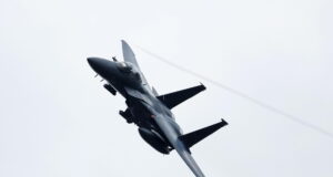 Teheran abbatte due caccia Usa, si cerca uno dei piloti, messa una taglia su lui