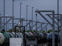 Il petrolio è in calo, Wti a 90,93 dollari