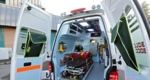 Tragedia a Lucca: morto un operaio, sarebbe rimasto schiacciato da una pressa