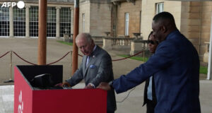 Garden party con dj set a Buckingham Palace, alla consolle c’e’ Re Carlo