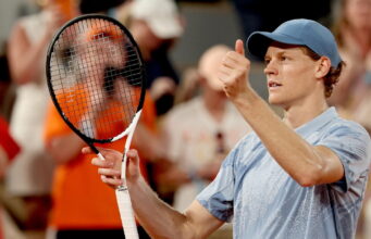 Roland Garros: esordio in discesa per Sinner, battuto Tabur 6-1, 6-3, 6-4. Avanzano Arnaldi e Darderi