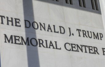 ‘Via il nome dal Kennedy Center’, nuova batosta per The Donald