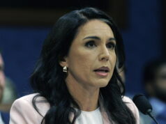 Si dimette il capo degli 007 Usa Tulsi Gabbard. I media: ‘Costretta a dimettersi dalla Casa Bianca’
