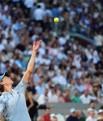 Roland Garros: Sinner in campo contro Tabur 6-1, 1-0 DIRETTA