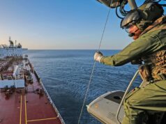 I Royal Marines fermano una petroliera della flotta-ombra russa