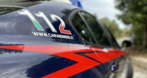 A 18 anni accoltella il fidanzato: ‘L’ho fatto per difendermi’
