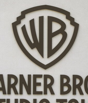 Via libera a Paramount sull’acquisizione di Warner Bros