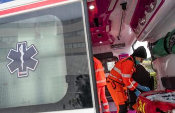 Gli sparano davanti casa, morto 21enne a Napoli