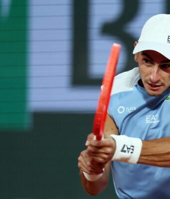 Berrettini-Arnaldi 0-1 nel secondo set a Parigi DIRETTA e FOTO al Ligure il primo 7-5