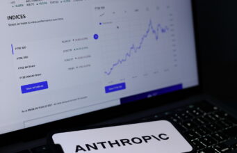 Anthropic sospende i modelli IA più potenti su pressioni governo Usa