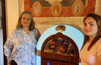 Tre storie con una moneta con il jukebox dei ricordi a Vallo di Nera