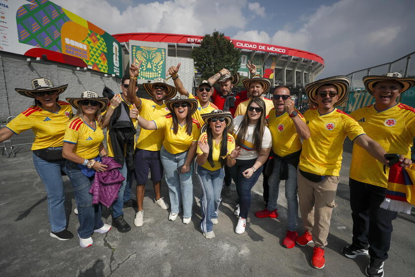 La festa dei i tifosi verso lo stadio Azteca