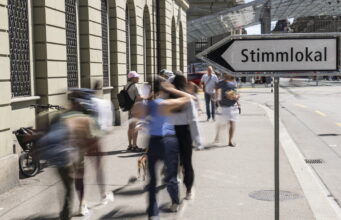Media: ‘Dalle prime proiezioni vince il no al referendum in Svizzera’