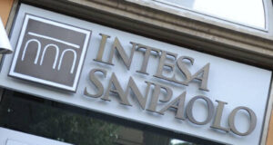 Intesa irrompe nel risiko, offerta da 30,6 miliardi per Mps