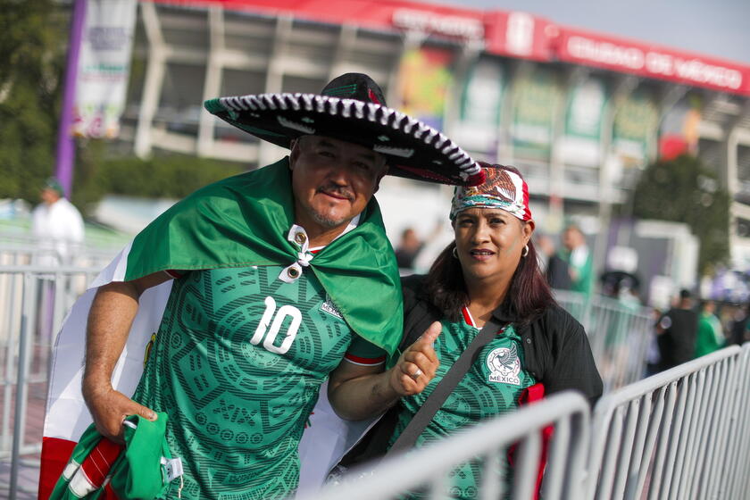 La festa dei i tifosi verso lo stadio Azteca