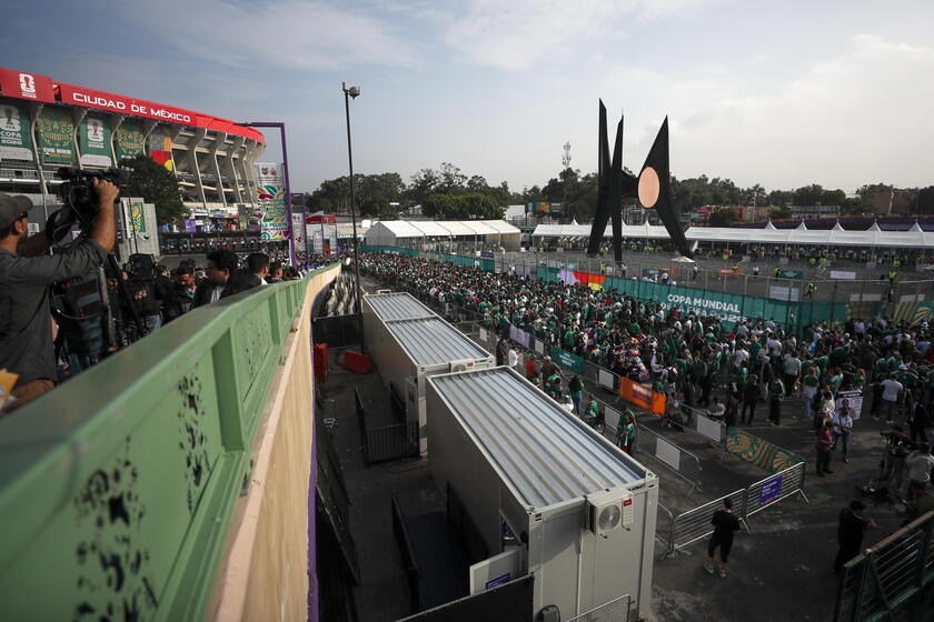La festa dei i tifosi verso lo stadio Azteca