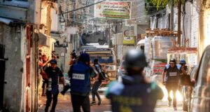Attacco a nord di Tel Aviv, un morto e 4 feriti. La polizia: ‘Terrorismo’