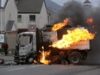 Accoltellamento shock a Belfast, disordini e case bruciate