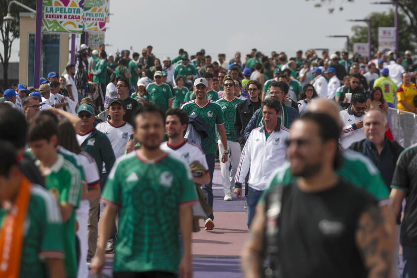 La festa dei i tifosi verso lo stadio Azteca