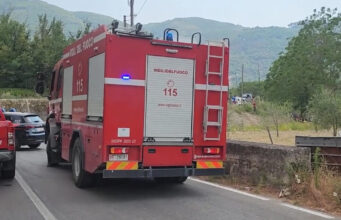 Schianto con una jeep, muore a dieci anni su una minimoto