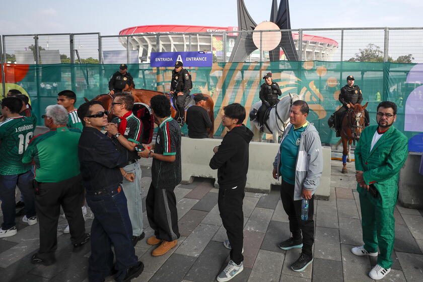 La festa dei i tifosi verso lo stadio Azteca