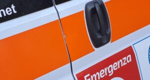 Uccide l’anziana moglie malata e si suicida a Bologna
