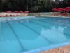 Otto intossicati per una fuga di cloro in piscina, bimbo in codice rosso
