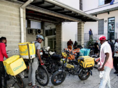 ‘Paghe basse e caldo’, i rider di Firenze in sciopero. Calderone: ‘A breve una direttiva’