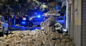 Torna la paura ai Campi Flegrei: scossa 4.7, crolli e 21 feriti. Oltre 30 repliche