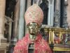 Entra nel duomo di Napoli e prende la mitria di San Gennaro, arrestato