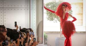 Brand e tendenze influenzano la moda, ma il come ‘mi fa sentire’ vince su tutto